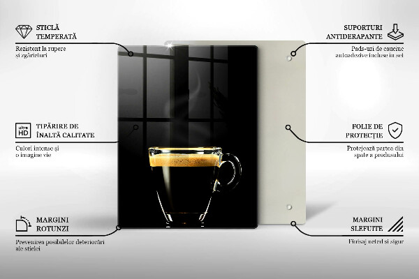 Üveg vágódeszka Egy pohár fekete kávé