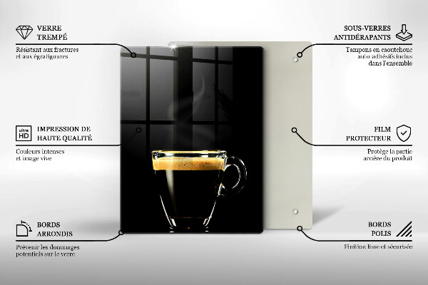 Üveg vágódeszka Egy pohár fekete kávé