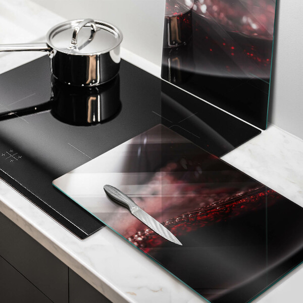 Üveg vágódeszka Vörösbor egy pohárban