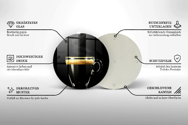 Üveg vágódeszka Egy pohár fekete kávé