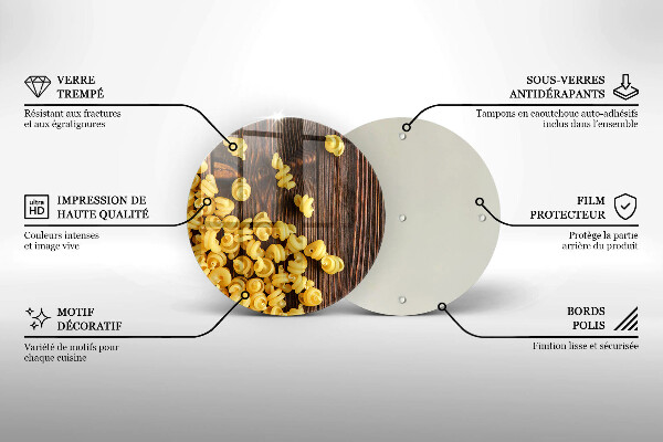 Üveg vágódeszka Tészta az asztalon