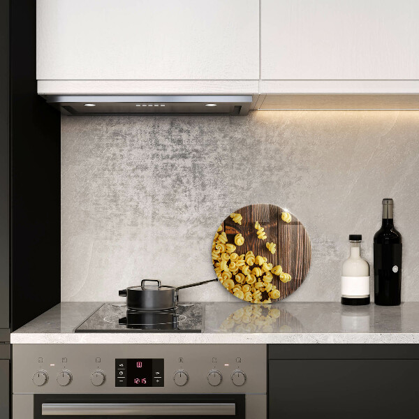 Üveg vágódeszka Tészta az asztalon