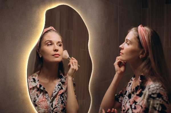 Furcsa forma ledes tükör dekoratív 50x100 cm