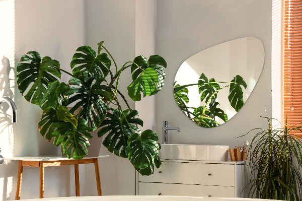 Tükör furcsa forma 68x67 cm