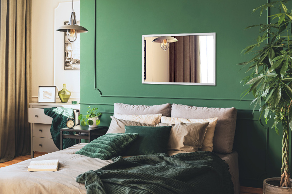 Négyszögletes tükör a hálószobába fehér kerettel 80x60 cm