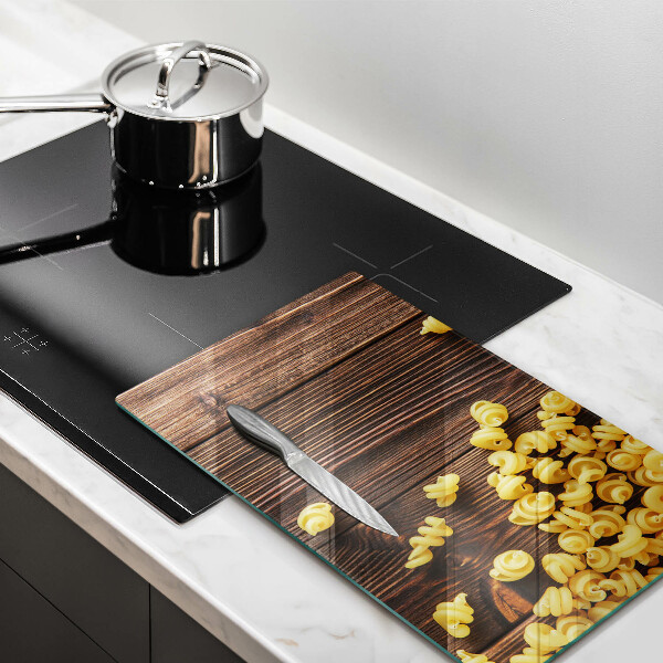 Tűzhely fedőlap Tészta az asztalon