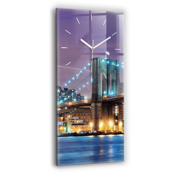 Téglalap alakú üvegóra Brooklyn Bridge és East River
