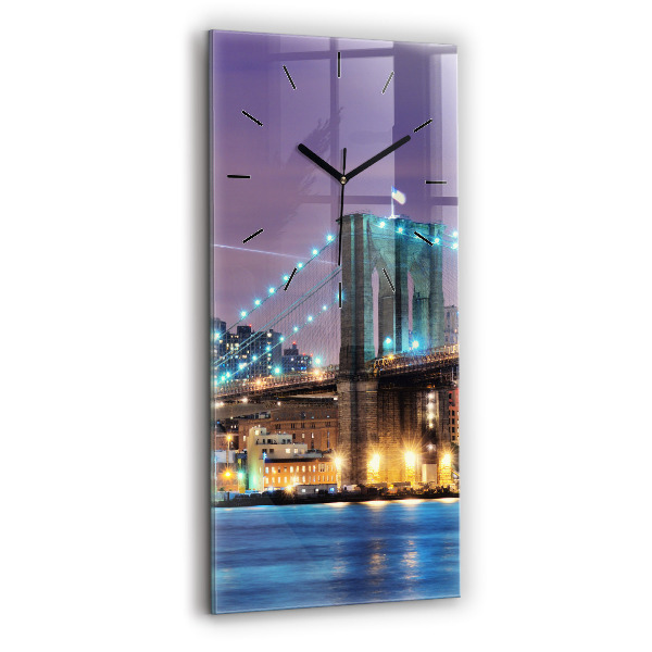 Téglalap alakú üvegóra Brooklyn Bridge és East River