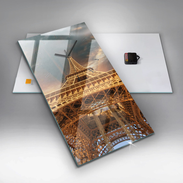 Téglalap alakú üvegóra Az Eiffel-torony a felhőkkel szemben