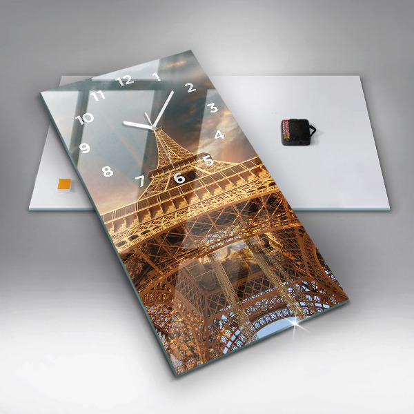 Téglalap alakú üvegóra Az Eiffel-torony a felhőkkel szemben