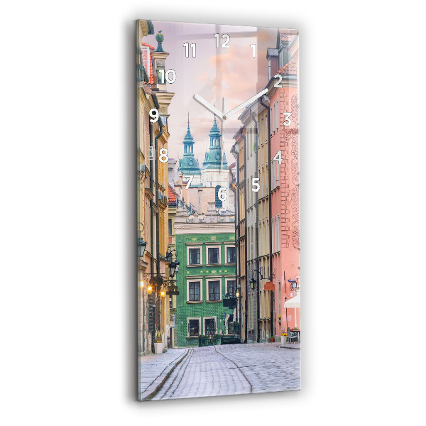 Téglalap alakú üvegóra Óváros Varsóban