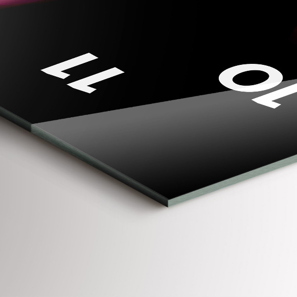 Téglalap alakú üvegóra Wroclaw-kút éjjel