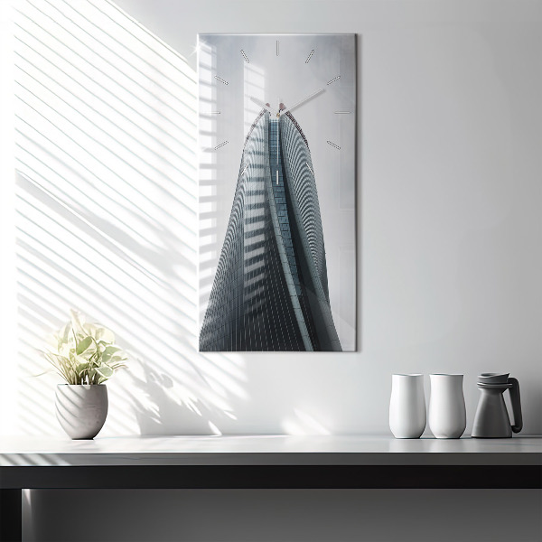 Téglalap alakú üvegóra Felhőkarcoló Milánóban