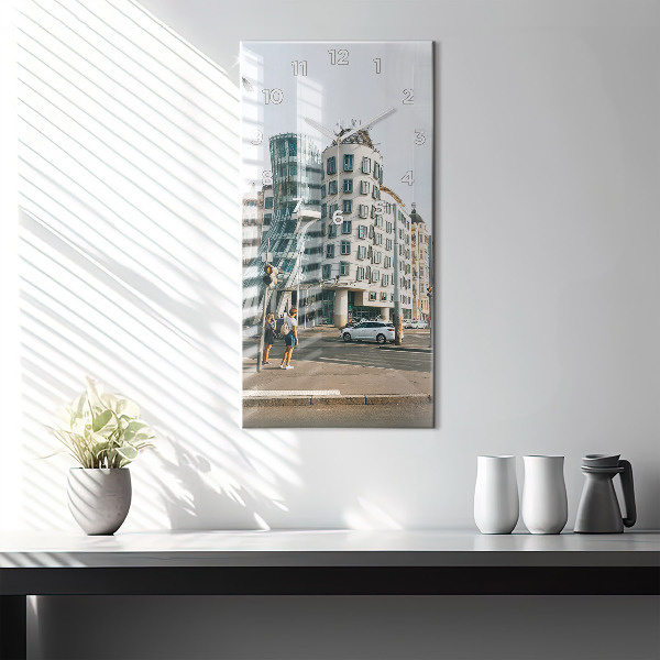 Téglalap alakú üvegóra Táncoló ház Prága