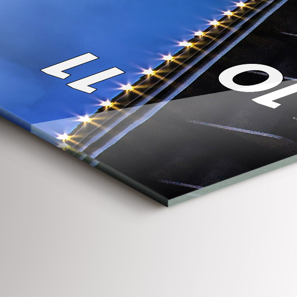 Téglalap alakú üvegóra Sziklás part a híd alatt