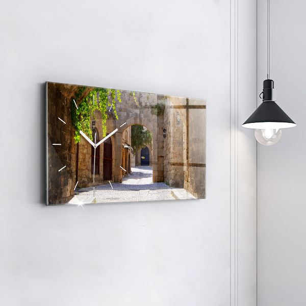 Vízszintes üvegóra Rodosz festői utcája