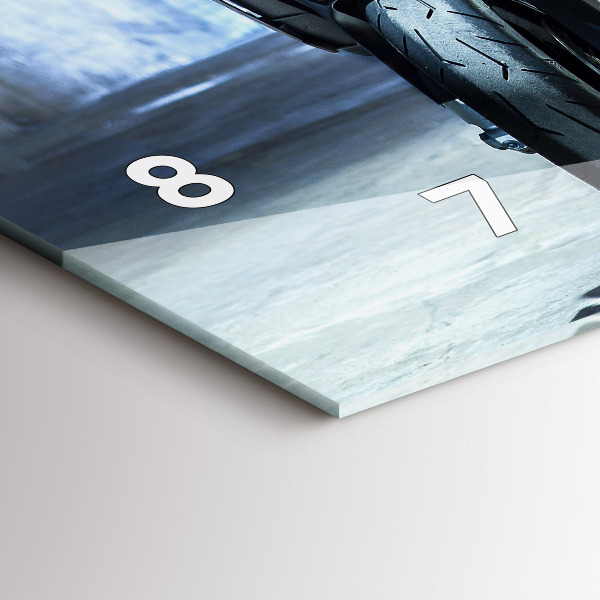 Vízszintes üvegóra Motorkerékpár a sikátorban