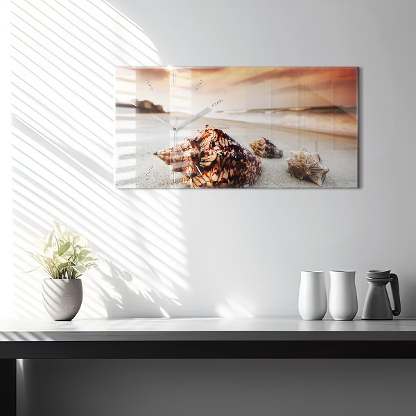 Vízszintes üvegóra Egy kagyló a tengerparton