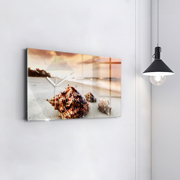 Vízszintes üvegóra Egy kagyló a tengerparton