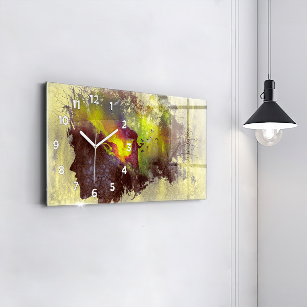 Vízszintes üvegóra Nő az erdőben