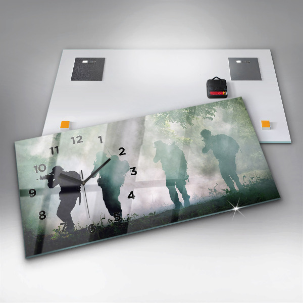 Vízszintes üvegóra Hadsereg az erdőben katonák