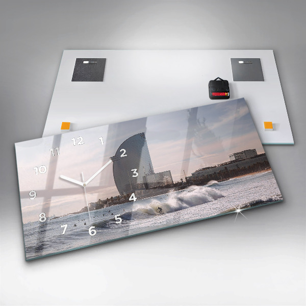 Vízszintes üvegóra Barcelona szörfös