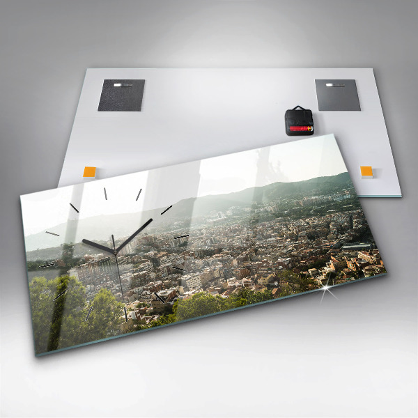 Vízszintes üvegóra Barcelona kilátás Montjuicra