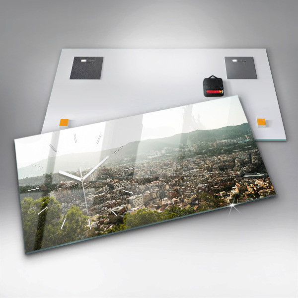 Vízszintes üvegóra Barcelona kilátás Montjuicra