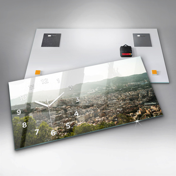 Vízszintes üvegóra Barcelona kilátás Montjuicra