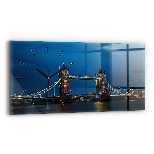 Vízszintes üvegóra Tower Bridge London éjjel