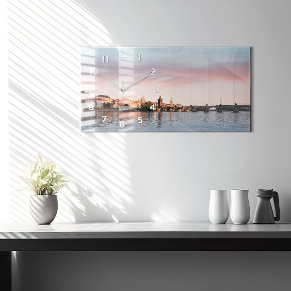 Vízszintes üvegóra Károly híd Prágában