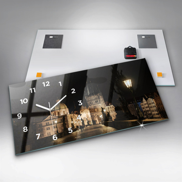 Vízszintes üvegóra Károly híd Prágában