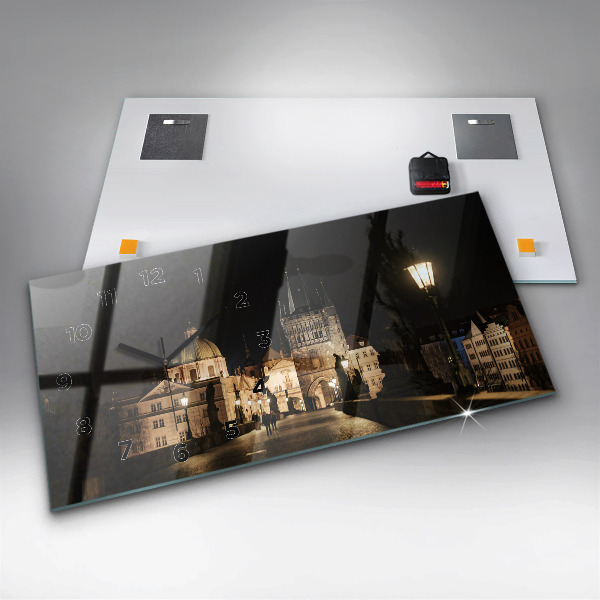 Vízszintes üvegóra Károly híd Prágában