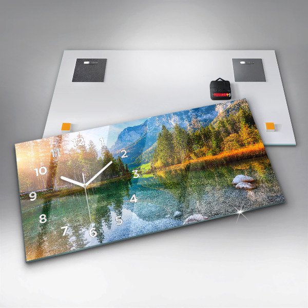 Vízszintes üvegóra Folyó-hegység táj