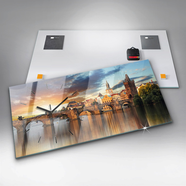 Vízszintes üvegóra Panoráma a folyó felett