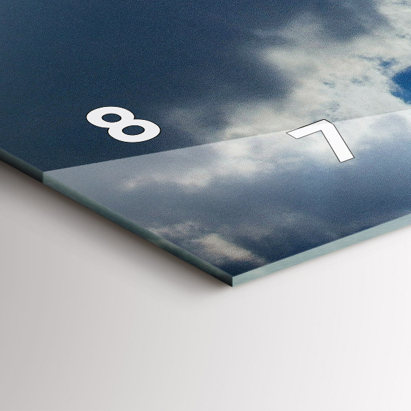 Vízszintes üvegóra A lengyel zászló az égen