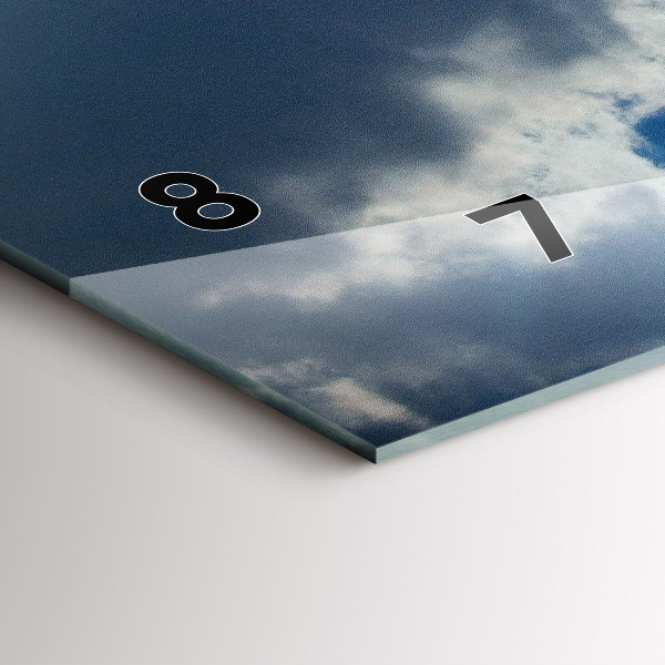 Vízszintes üvegóra A lengyel zászló az égen