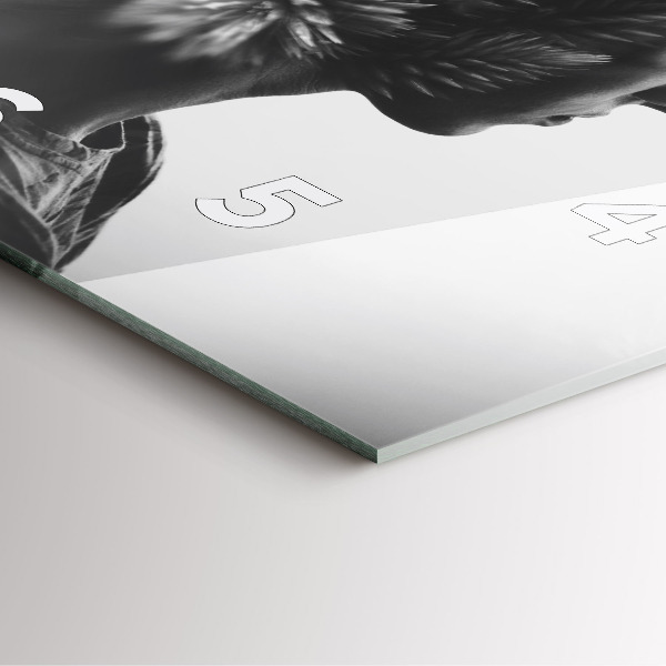 Szögletes fali üvegóra Egy nő portréja