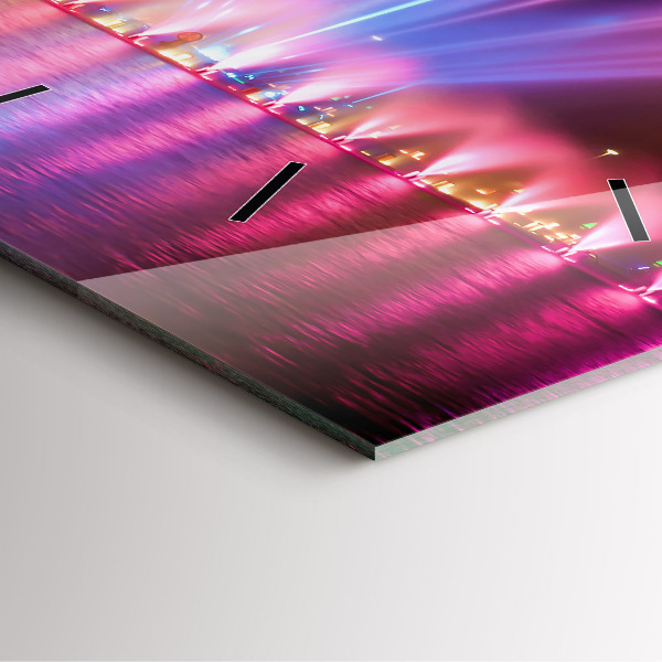 Szögletes fali üvegóra Wroclaw-kút éjjel