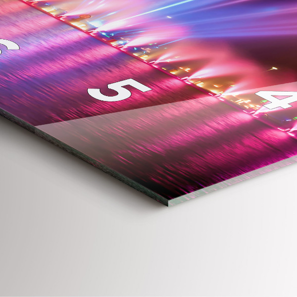 Szögletes fali üvegóra Wroclaw-kút éjjel