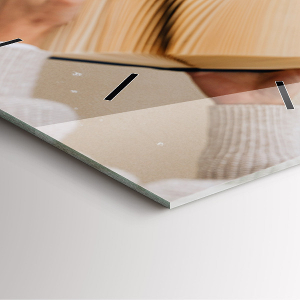 Szögletes fali üvegóra Egy pillanat egy könyvvel