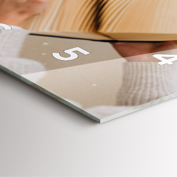 Szögletes fali üvegóra Egy pillanat egy könyvvel