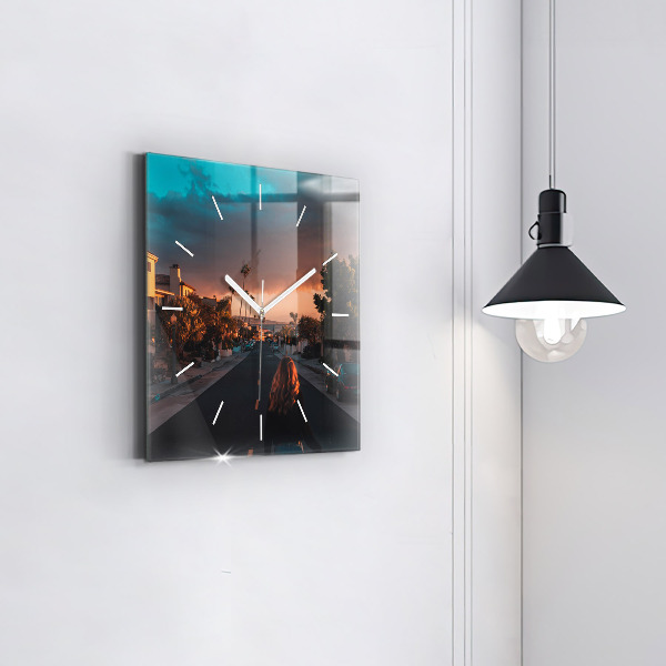 Szögletes fali üvegóra Nő az úton