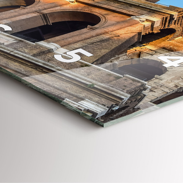 Szögletes fali üvegóra Colosseum Rómában