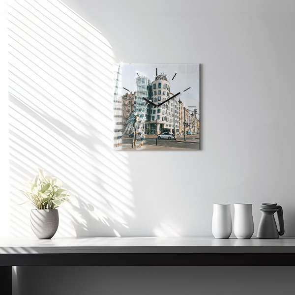 Szögletes fali üvegóra Táncoló ház Prága