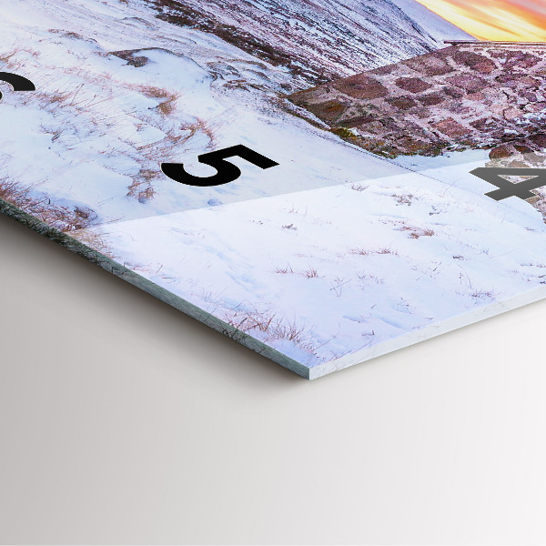 Szögletes fali üvegóra Víkendház hegyekben