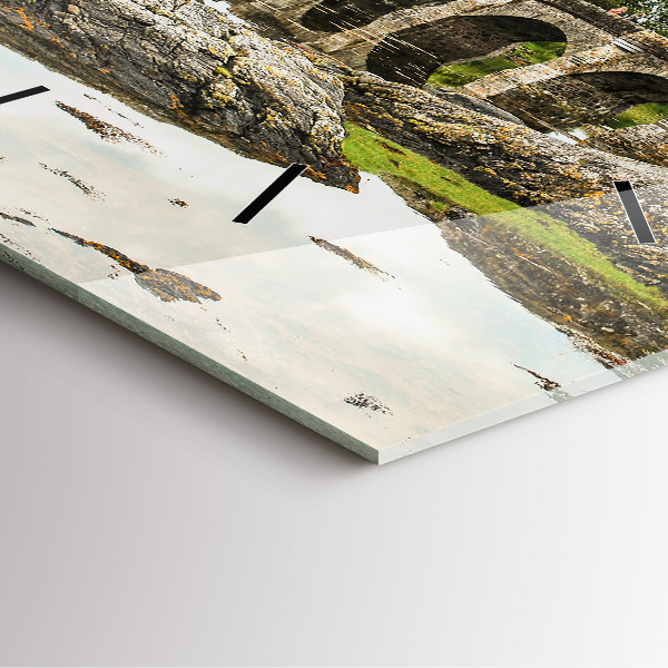 Szögletes fali üvegóra Eilean Donan kastély Skóciában