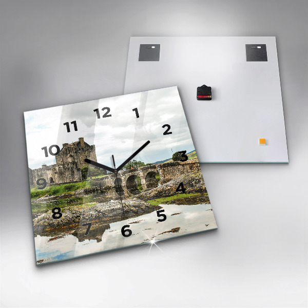 Szögletes fali üvegóra Eilean Donan kastély Skóciában