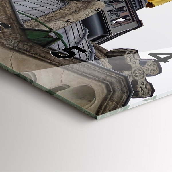 Szögletes fali üvegóra Szűz Mária szobra Lyonban