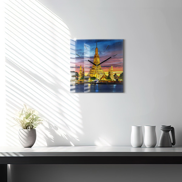 Szögletes fali üvegóra Templom Bangkokban